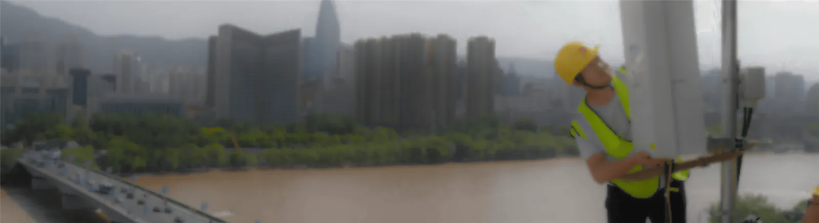 Grounding capability for armored cables and strength members Grounding capability for armored cables and strength members